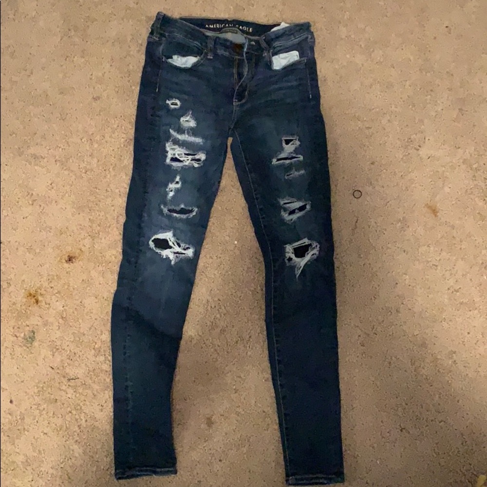 American Eagle Size 6(long) ripped jeans.